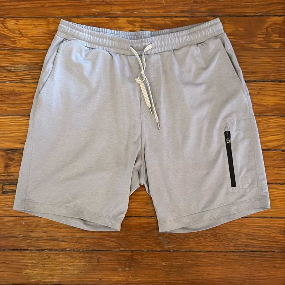 Vuori Men’s Linerless Shorts in Gray Size 32